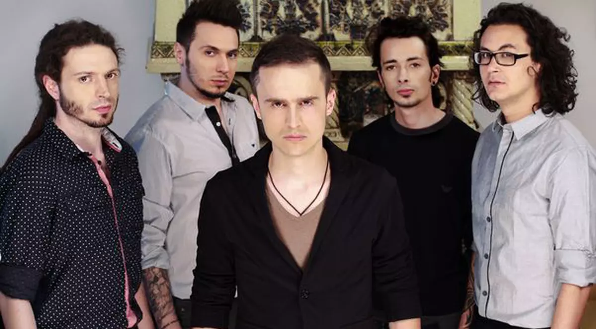 Băieţii de la Animal X au cumpărat gazon de 13 metri pentru concertul lor aniversar