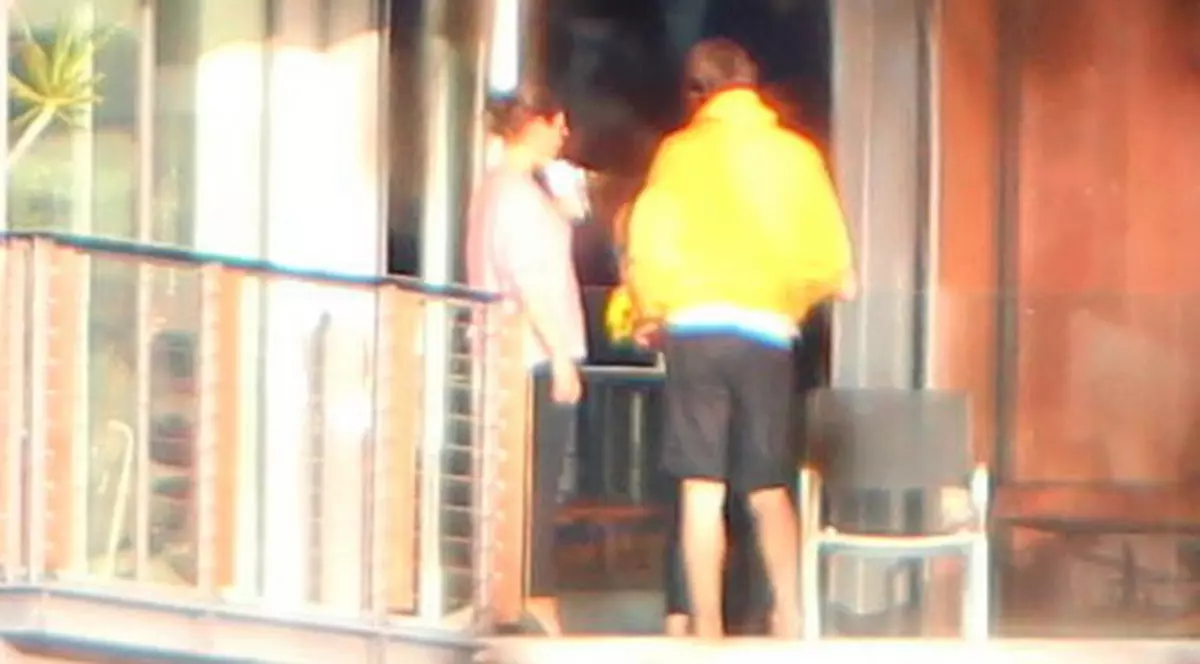 BOMBA ANULUI, o alarmă falsă? Ashton ori nu s-a împăcat cu Demi, ori are două iubite!