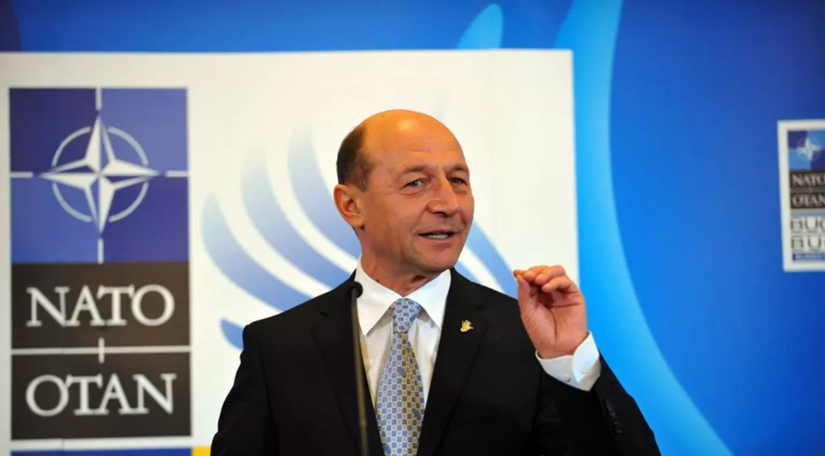 Preşedintele Băsescu participă în SUA la cel mai mare Summit NATO din istoria Alinţei. Vezi ce se va discuta la întâlnirea greilor lumii