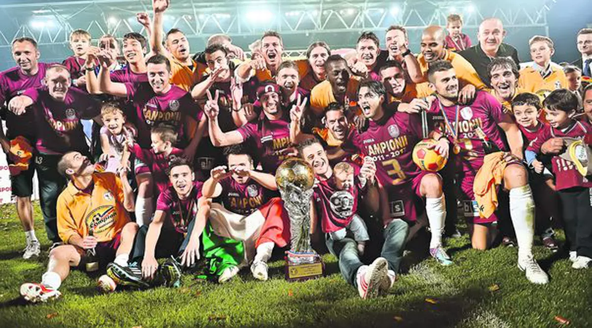 Uite cum se bucură CFR Cluj de trofeu