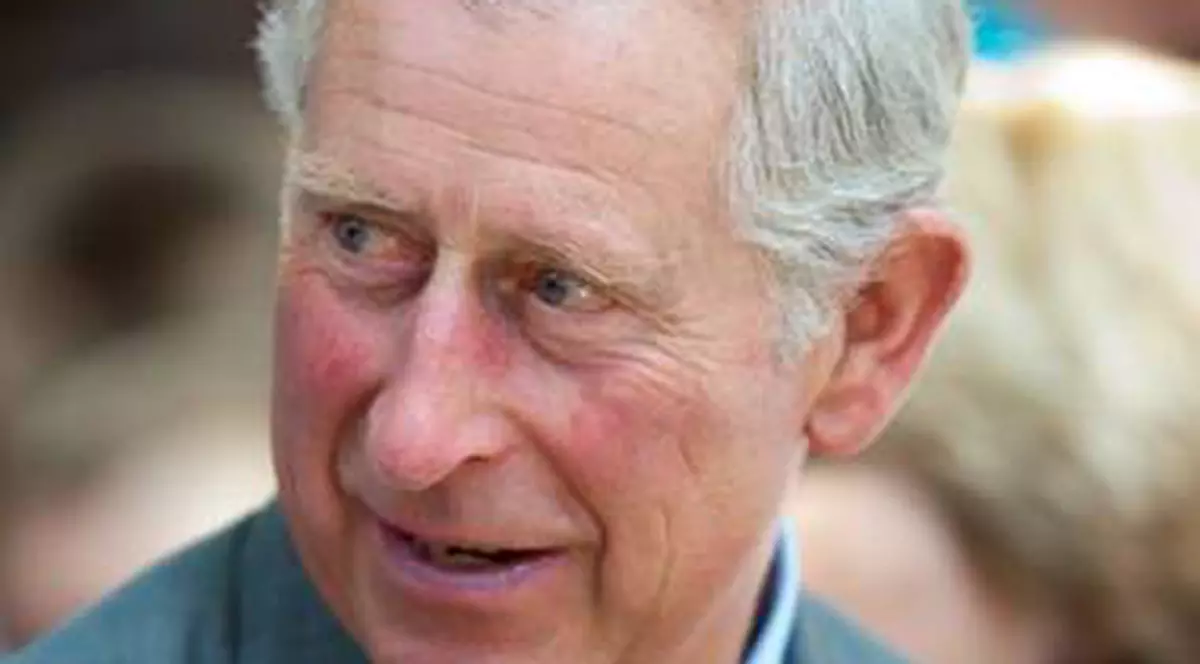 Prinţul Charles învaţă să fie DJ!