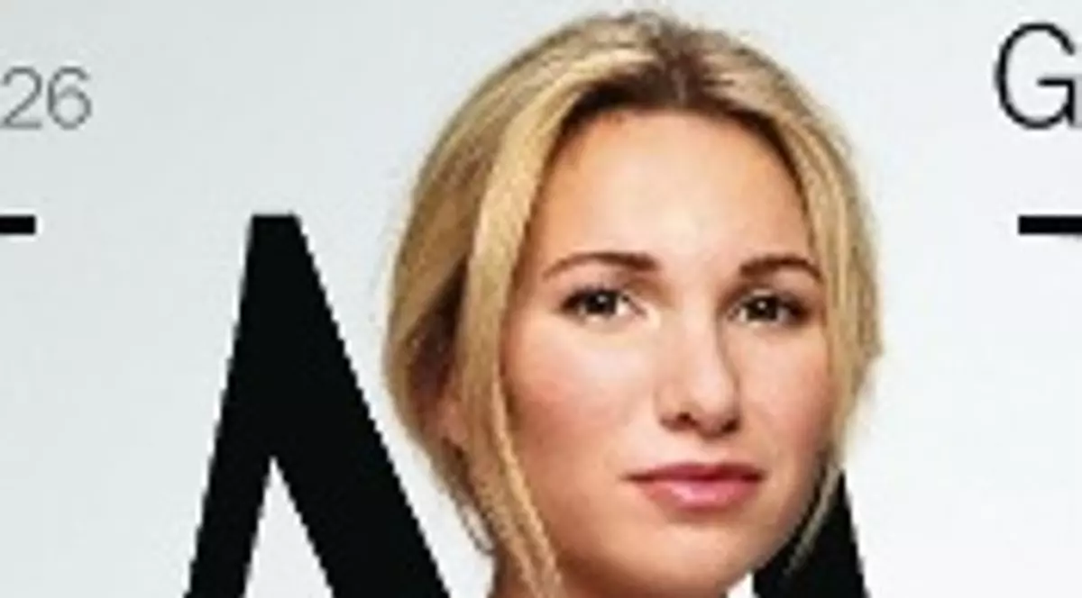 "Ce face mama aceasta cu fiul ei E INDECENT ŞI REVOLTĂTOR!" Imaginea care a provocat un SCANDAL URIAŞ