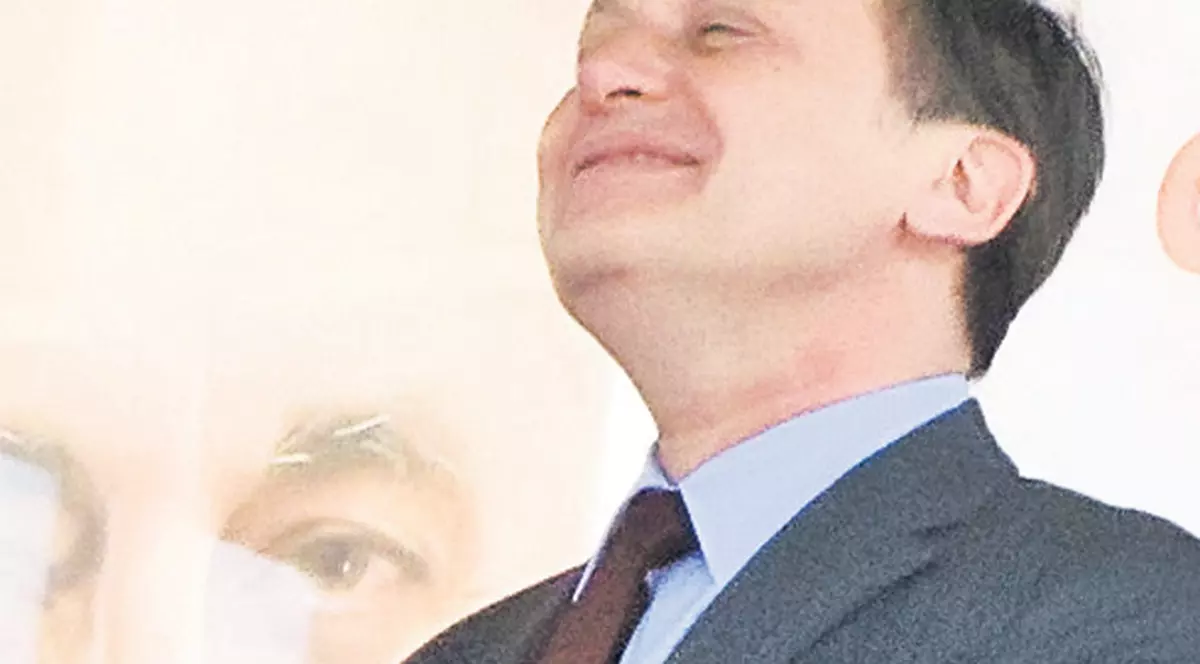 Victor Ponta a vrut doi miniştri din Cabinetul Ungureanu