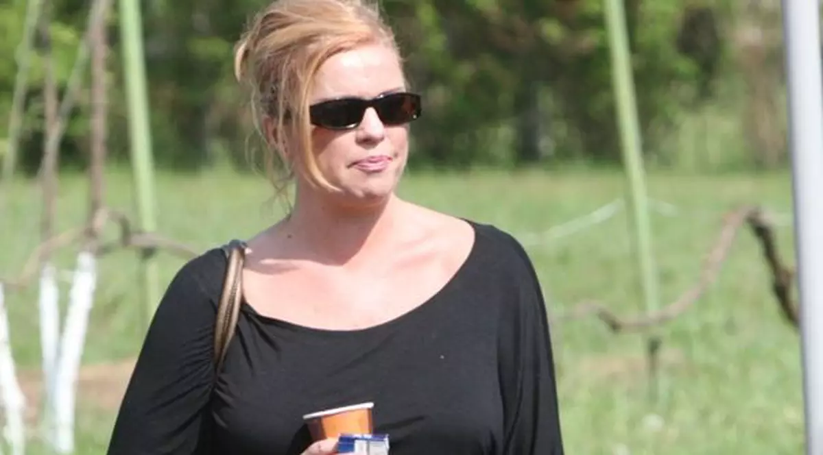 Cristina Țopescu, de nerecunoscut! Uite ce banală e nemachiată și neglijent îmbrăcată! | FOTO