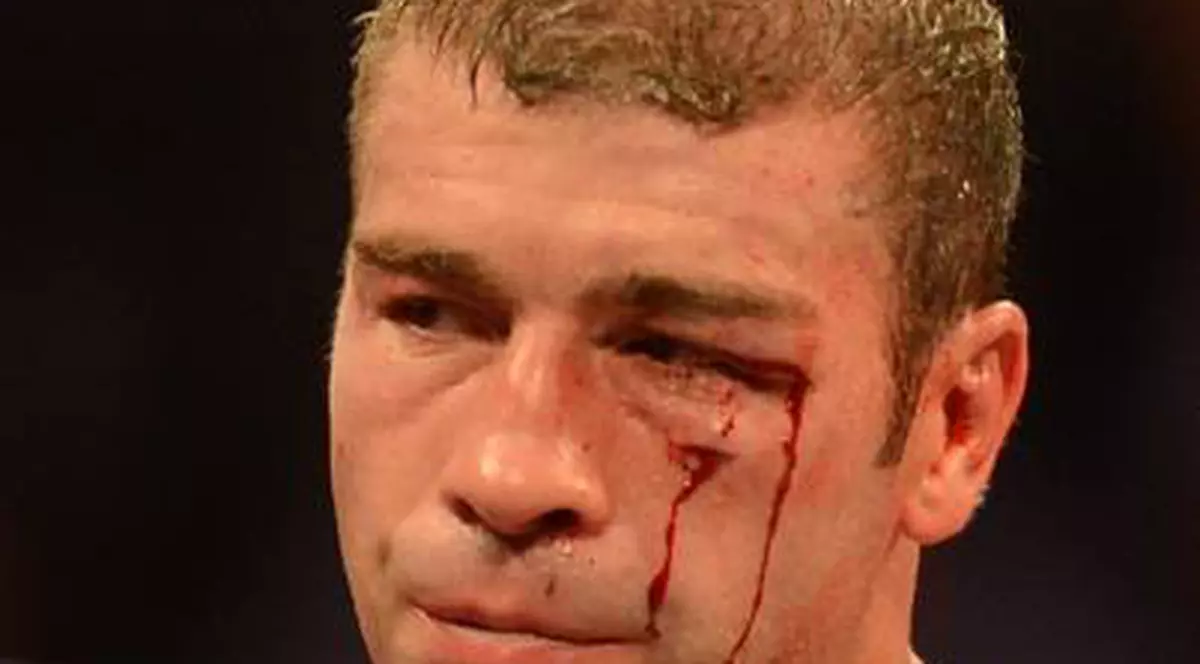 BUTE: "NU SUNT EU! Îmi pare rău de modul în care am pierdut! N-am avut tăria să mă uit la meci până acum"