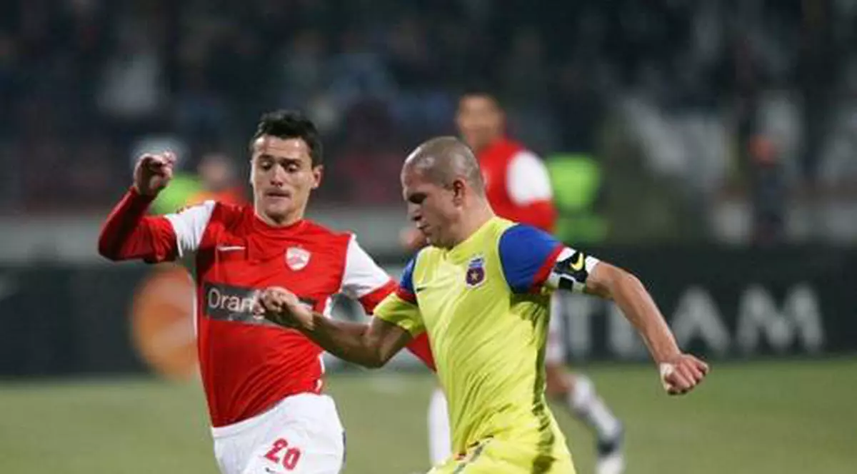 Sute de saci de gunoaie au fost strânşi după derbyul Steaua-Dinamo
