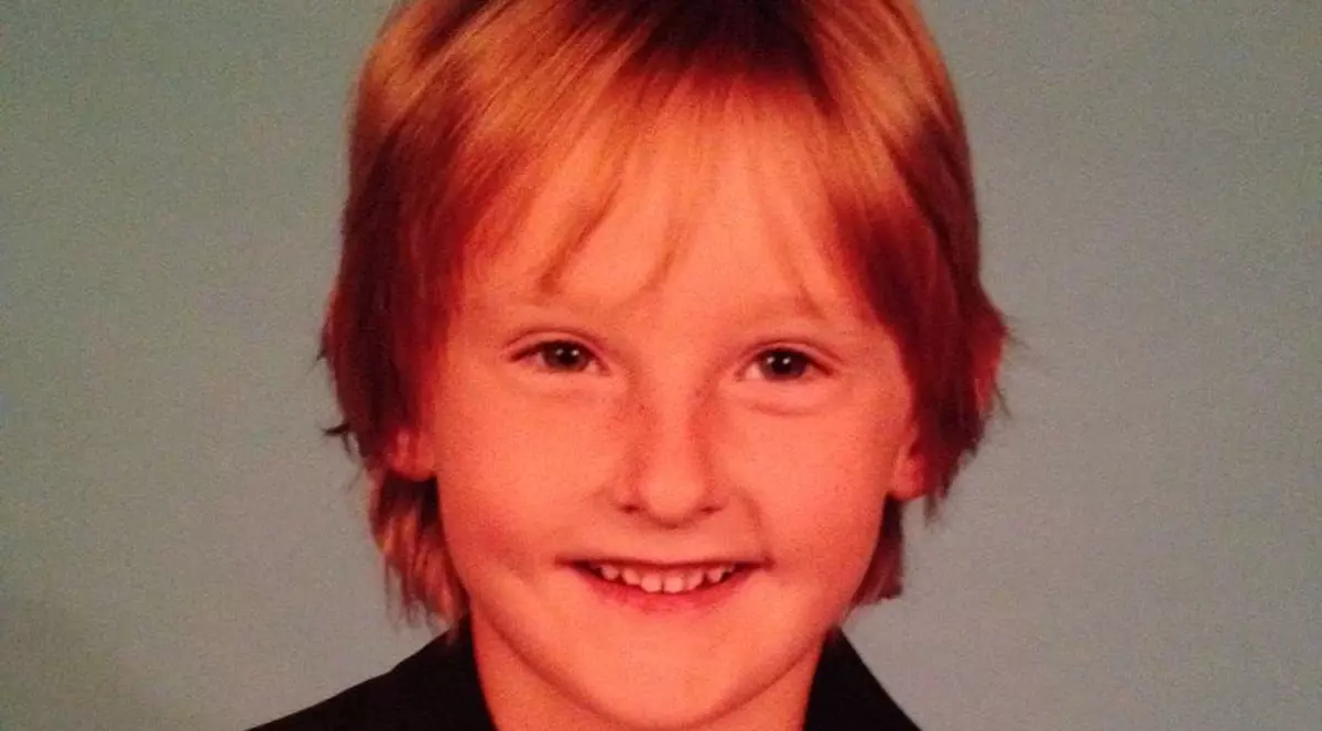 Băiatul Nadiei Comăneci se îmbracă office