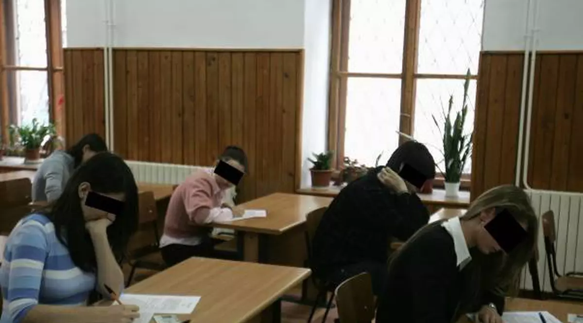 BACALAUREAT 2012 | Iată subiectele la matematică şi istorie, din sesiunea specială de la BAC