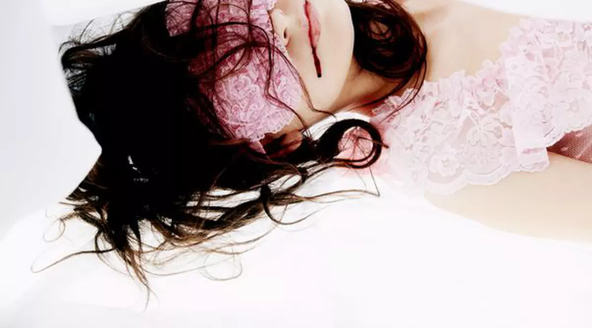 ”Facebook-ul ucide!”  Acesta este mesajul găsit pe cadavrul femeii ucise la Deva