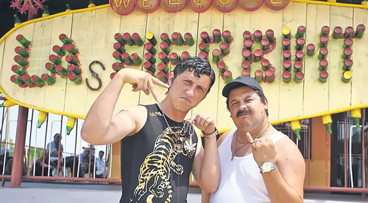 Oamenii din satul Fierbinți care apar în serialul de la PRO TV: "Primim 30 de lei pe zi dacă stăm ca decor"