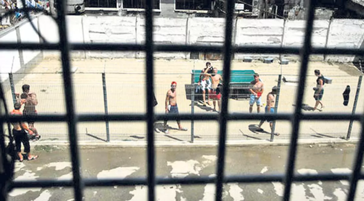 Cinci deţinuţi din Penitenciarul Mărgineni s-au bătut ca-n filme! Puşcăriaşii au ajuns cu răni la spital