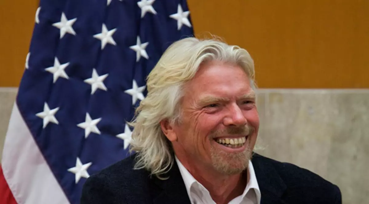 Miliardarul Richard Branson, ŞOCAT de un tânăr român! "La Bucureşti am auzit una dintre cele mai scandaloase idei de afaceri"