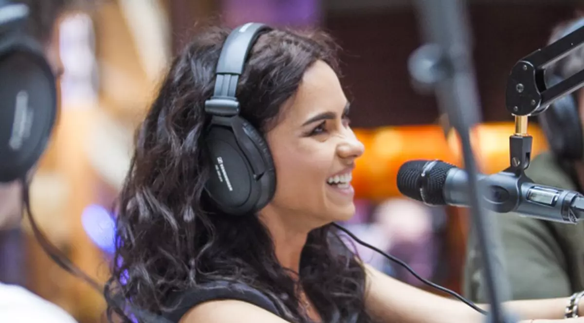 CÂT DE SLABĂ E vedeta româncă adorată de toată planeta. O recunoşti? | FOTO