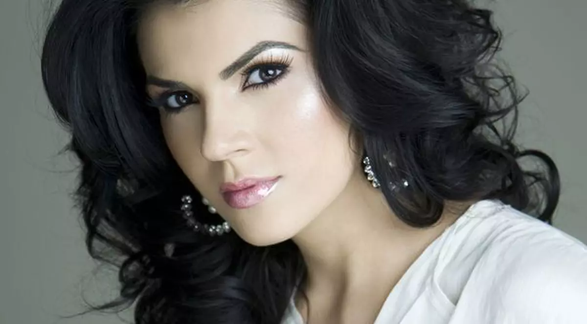 Irina Nicolae, ex-ASIA: "Nu înțeleg de ce o cântăreață crede că va sparge topurile muzicale apărând în chiloți pe scenă"