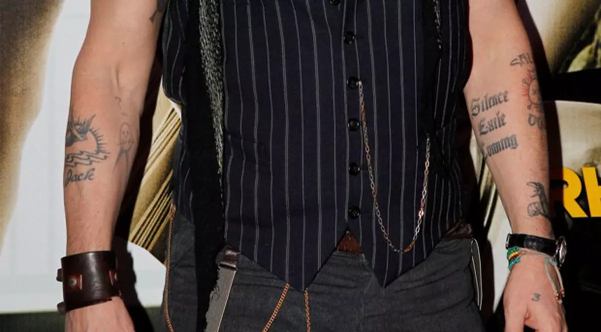 ”Am avut nevoie de câțiva inși ca să urinez!” Vezi ce l-a adus pe un celebru actor de la Hollywood în halul ăsta!