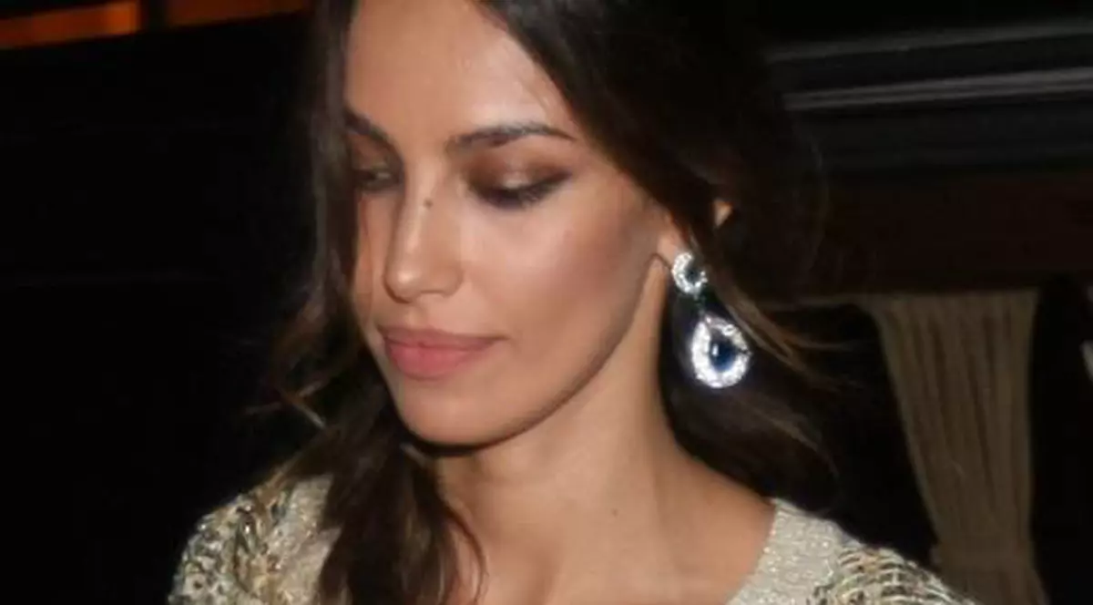 Ghenea l-ai vrăjit şi pe ăsta? Vezi în compania cărui actor a fost văzută Mădălina!