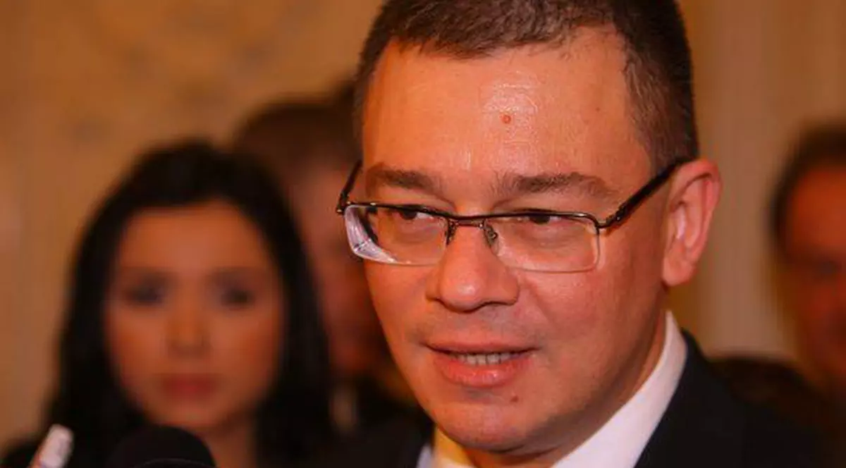 Mihai Răzvan Ungureanu, către democrat-liberali: "Staţi cu fruntea sus şi fiţi ungurenii mei! "