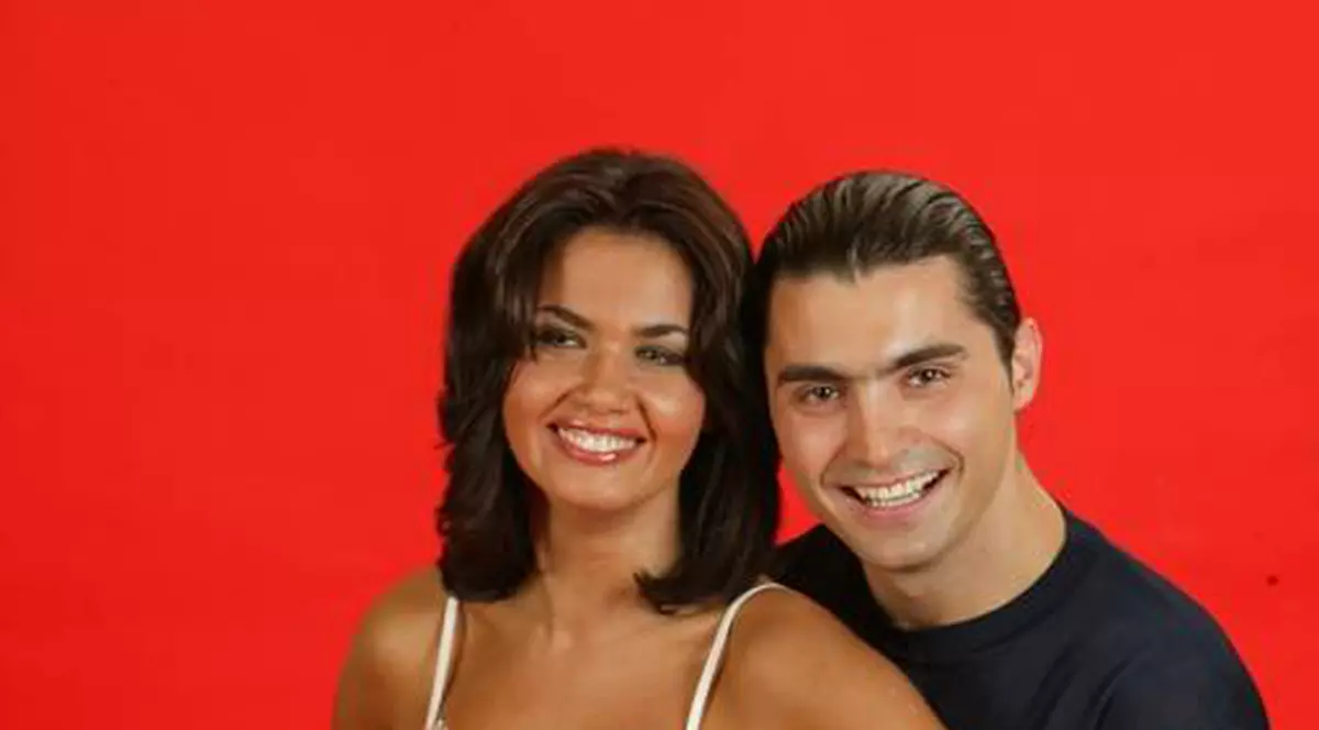 Oana Zăvoranu aruncă BOMBA: "Pepe ne-a înşelat pe mine şi pe Raluca CU O BLONDĂ CÂT CALUL. Dacă spun cine e ea, sare România în aer!"