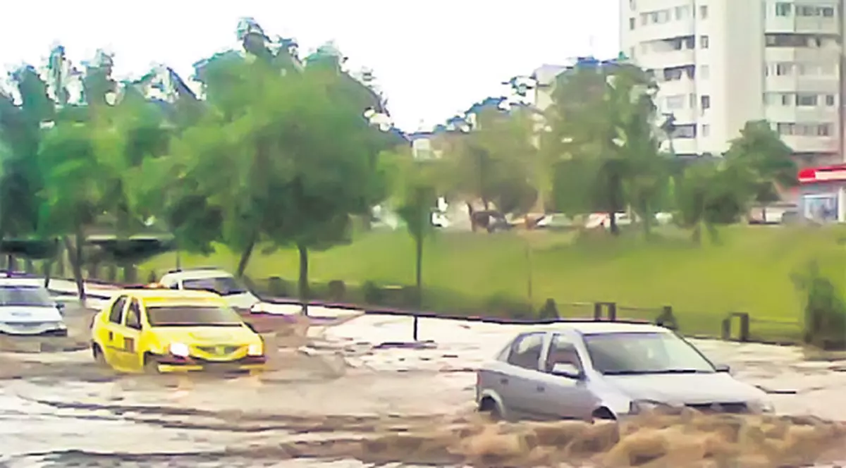 Ploile fac prăpăd în ţară | FOTO