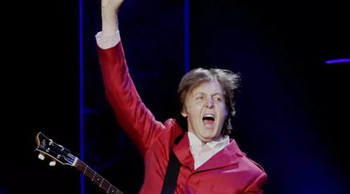 Paul McCartney a cântat gratuit pentru 250.000 de fani mexicani