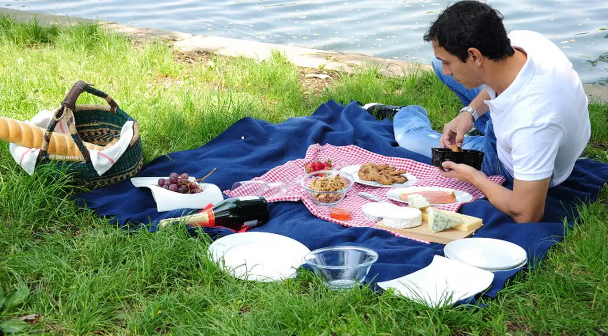 MasterChef Sorin Bontea te învaţă cum arată un picnic de "5 stele" 