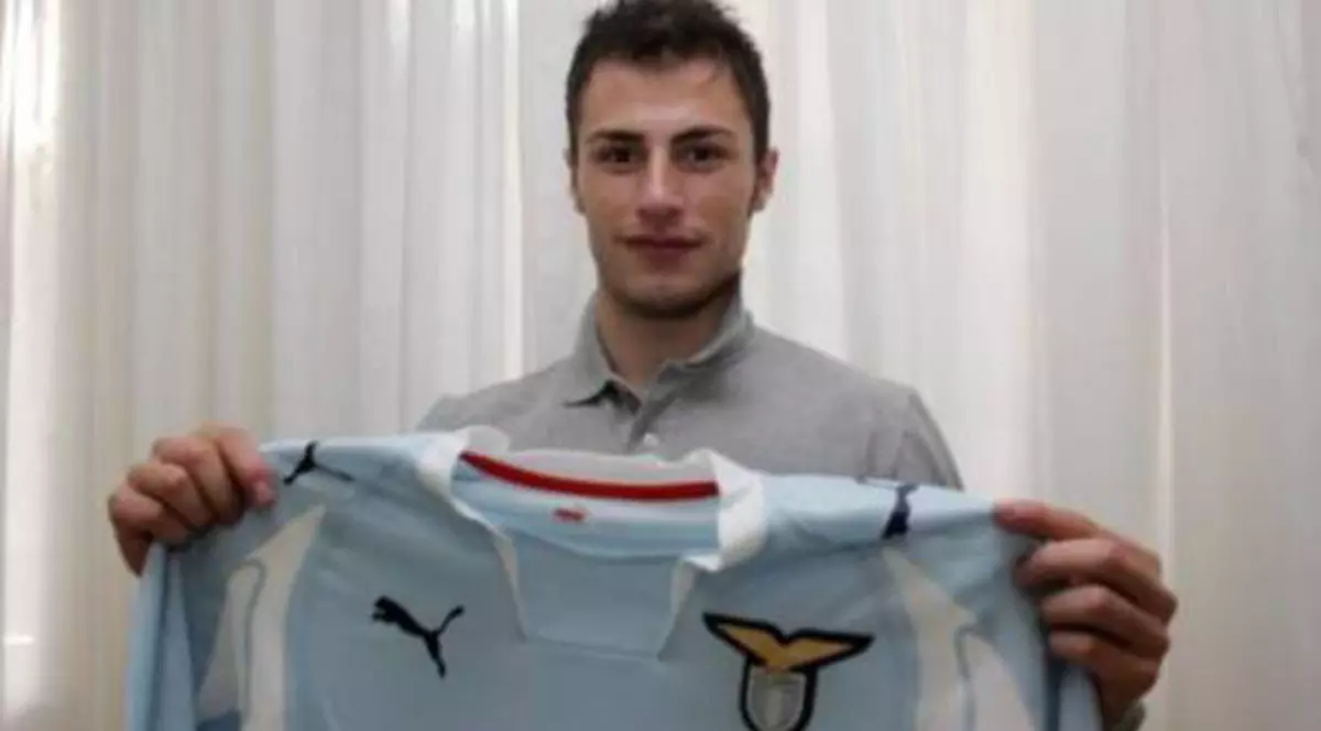 Manchester City şi Arsenal se bat pe Radu Ştefan