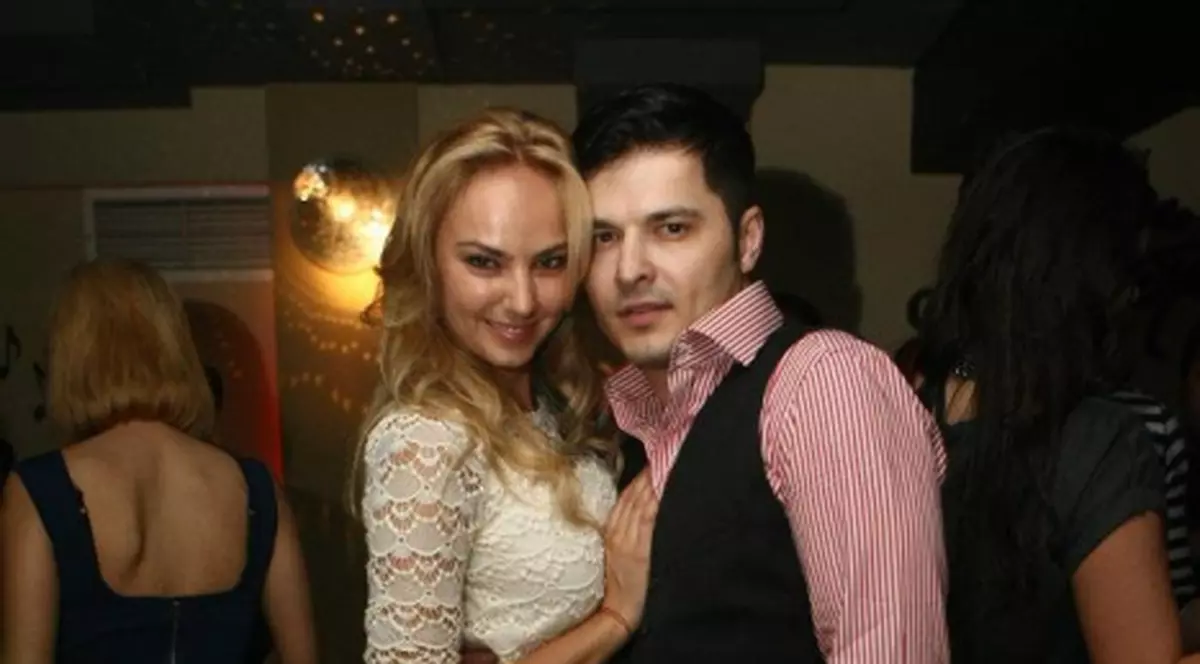 Roxana Ionescu s-a distrat alături de Liviu Vârciu, urmărind manechinele la munca de jos | FOTO