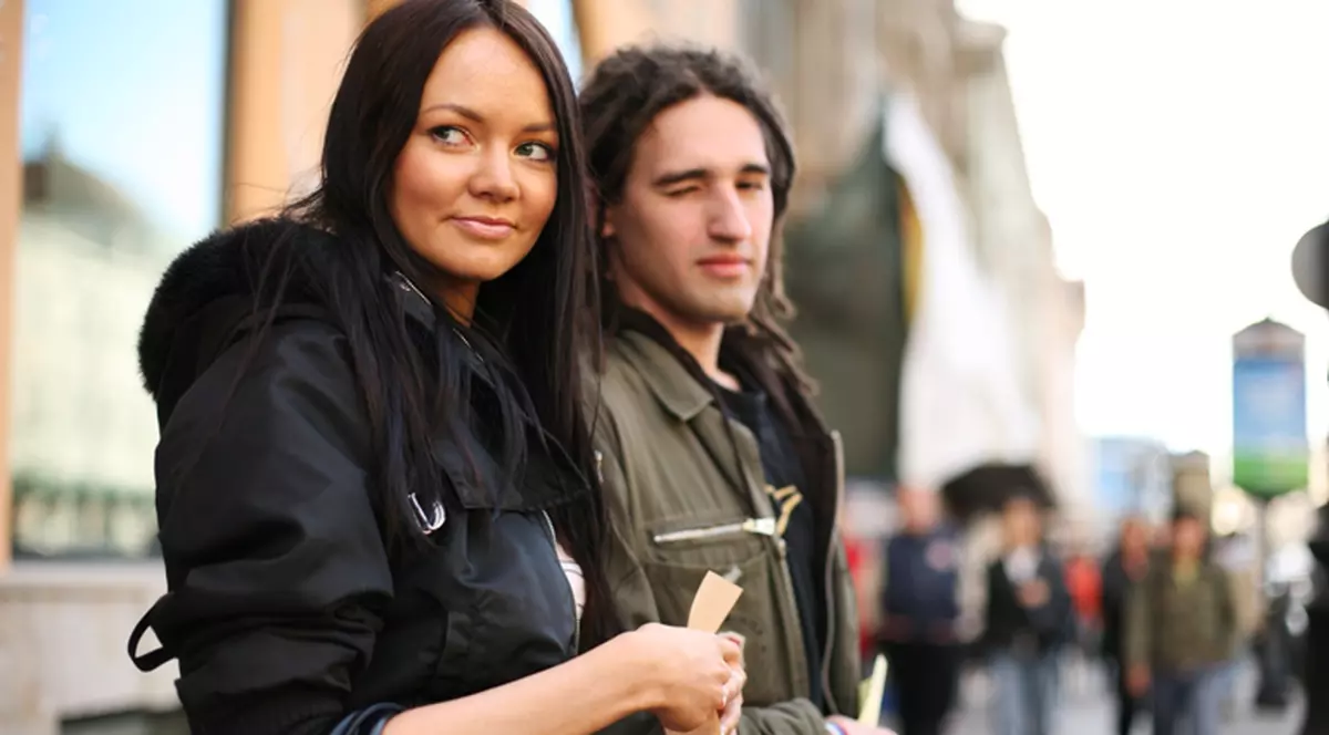 Mic dicţionar român-spaniol | E VITAL să citeşti, te ajută să scapi sau să dai lovitura dacă un spaniol chipeş te agaţă pe strada invadată de suporteri!