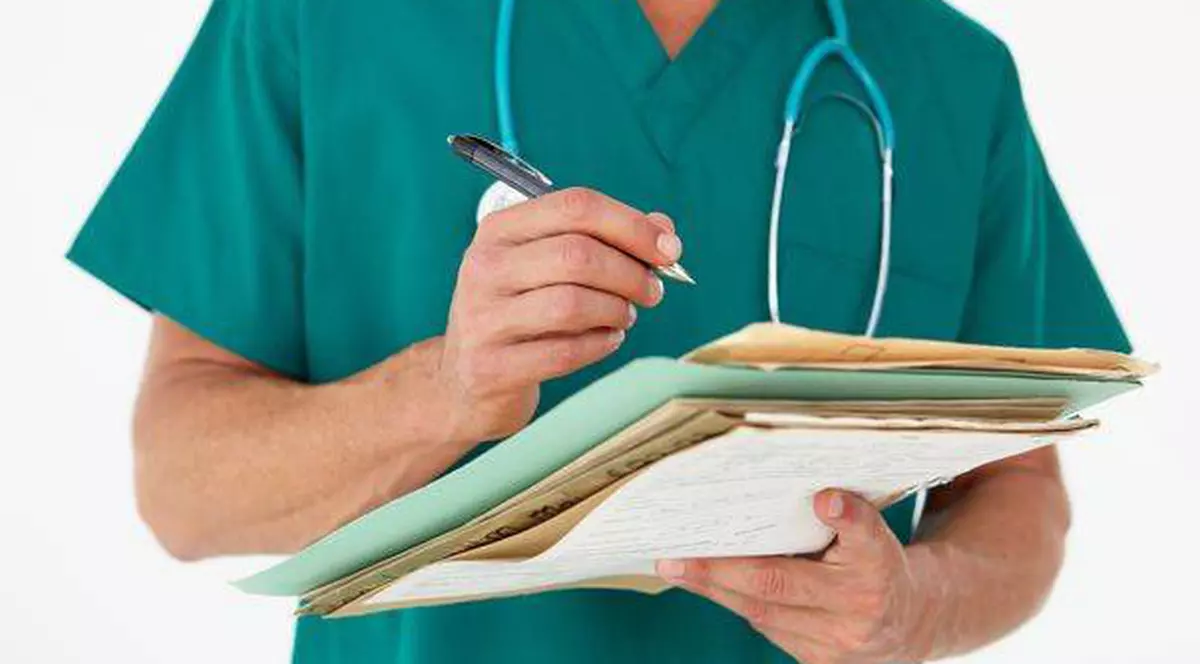 Uluitor! Medici sancționați cu 10% din salariu, după ce un om a murit din cauza neglijenței lor