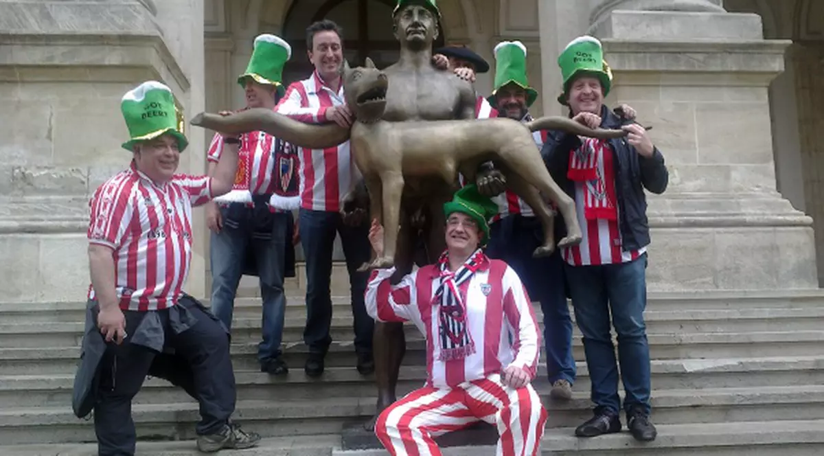 Până și spaniolii au luat la mișto statuia lui Traian