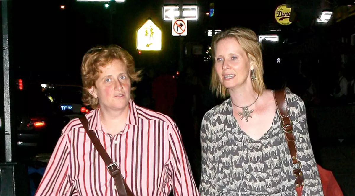 Actriţa Cynthia Nixon, cunoscută din "Totul despre sex", s-a căsătorit cu IUBITA ei