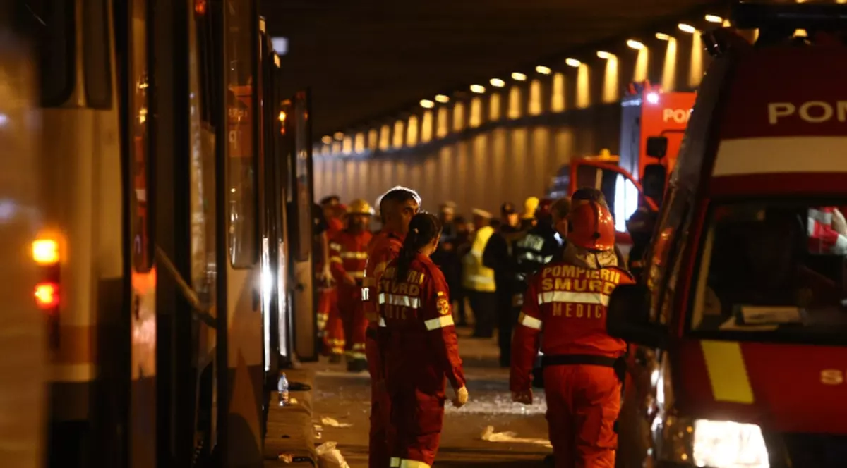 Vatmanii implicaţi în accidentul cu tramvaie, duşi la spital pentru stabilirea alcoolemiei  