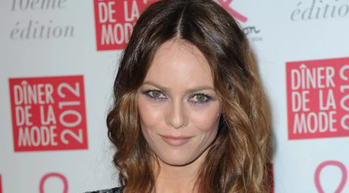 Vanessa Paradis: "Dragostea face rău şi arde"