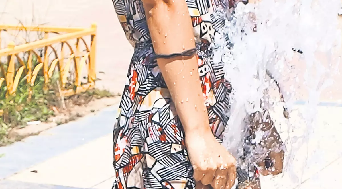 Nu ştiu cum să mai fugă de căldură!