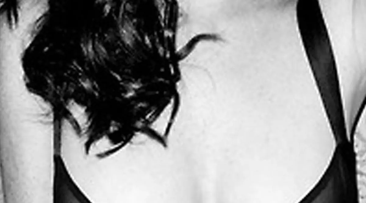 "TRAG, IMI ZBOR CREIERII!" Imaginea ŞOCANTĂ cu Lindsay Lohan în pragul sinuciderii şi... cu sfârcurile la vedere | FOTO 