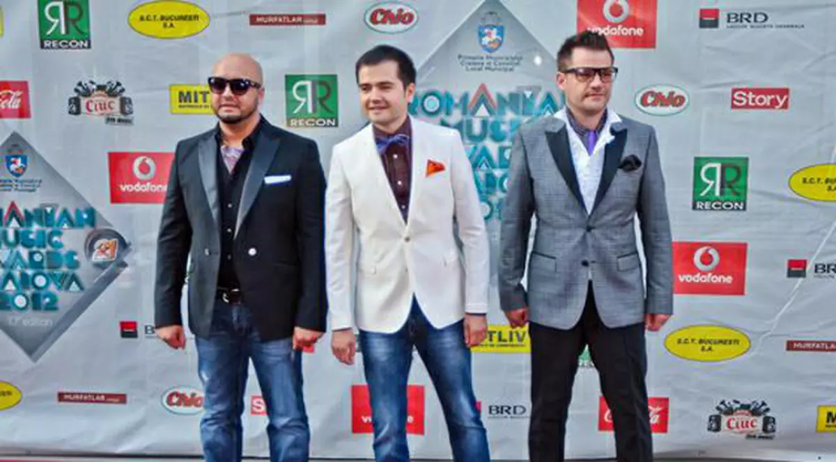 Băieţii de la 3rei Sud Est, haine de 30.000 de RON la Romanian Music Awards