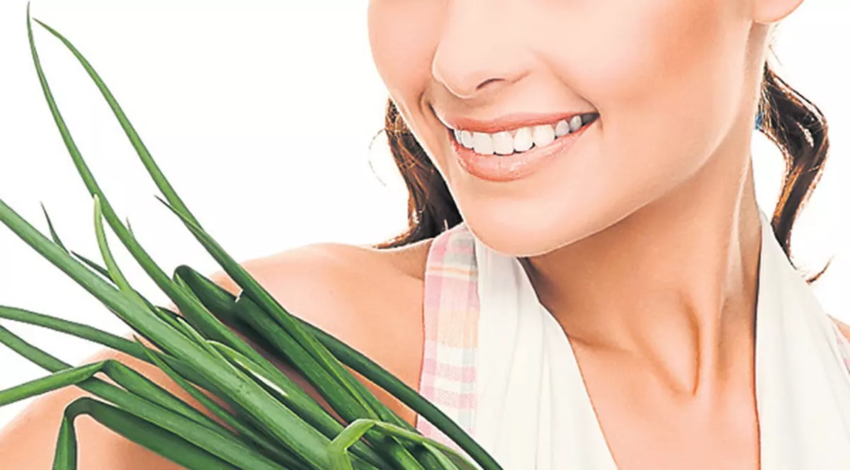 Nu poţi să te odihneşti bine noaptea, iar a doua zi eşti fără vlagă? Consumă ceapa ca să ai un somn liniştit