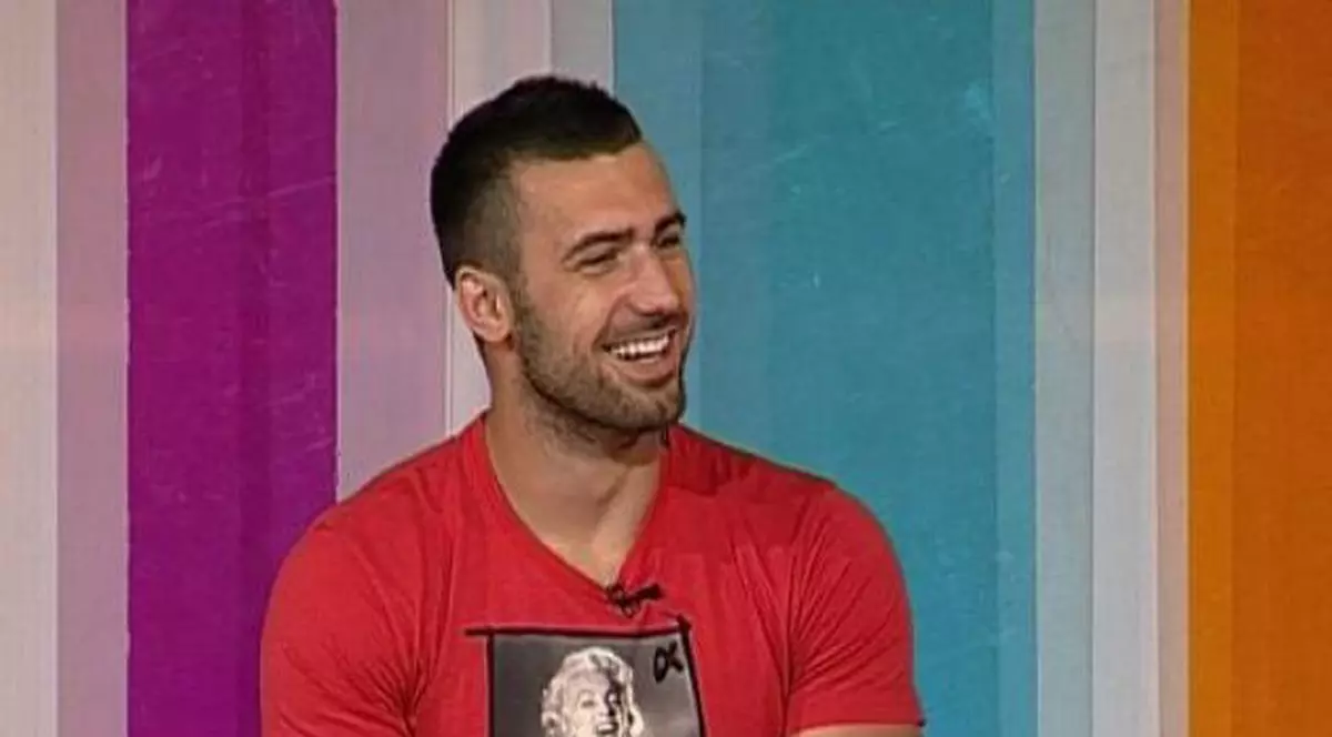 Luptătorul K1 Andrei Stoica despre primele relaţii: "Eram în clasa a V-a şi m-a racolat o fată mai mare"