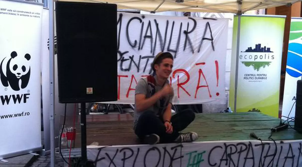Andrei Leonte s-a plimbat o lună cu o baterie uzată în buzunar. Vezi de ce!