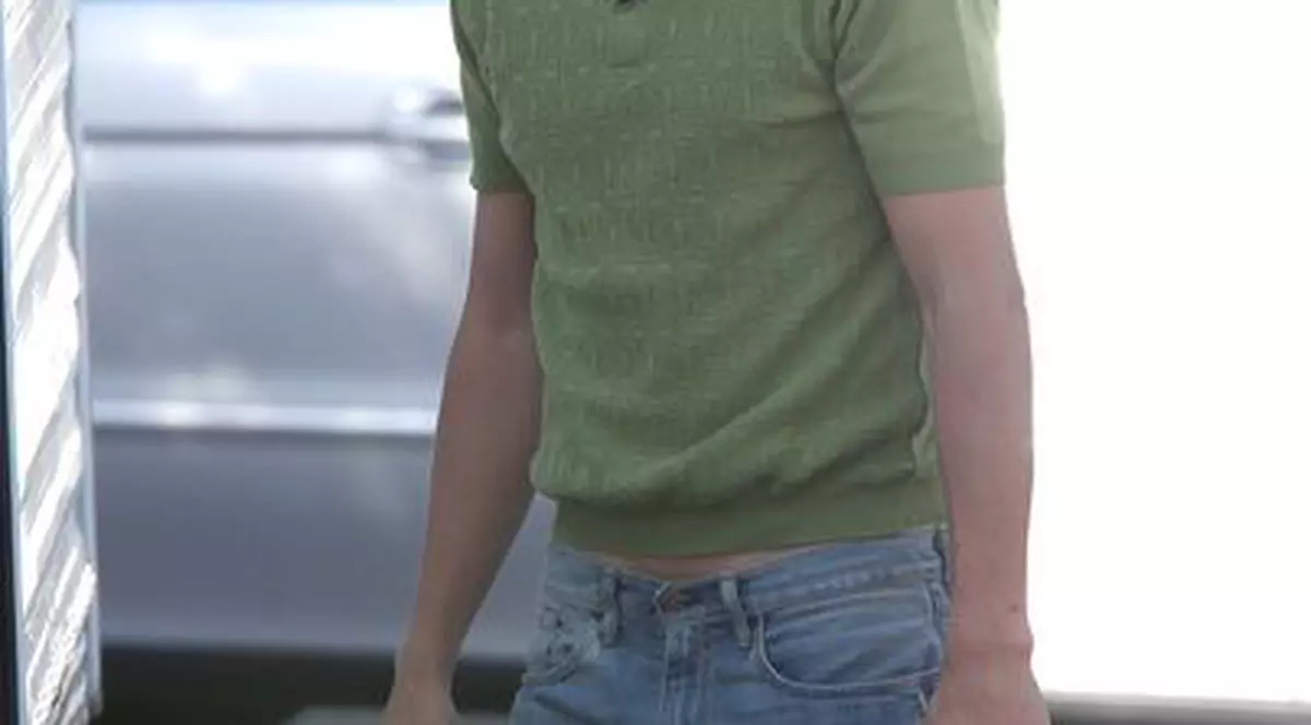 Ashton Kutcher, fotografiat acasă la Mila Kunis