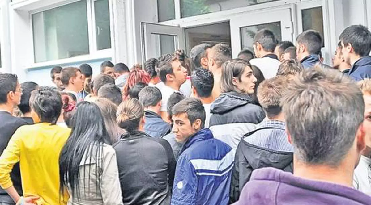 BACALAUREAT 2012. Circa 3.000 de poliţişti vor asigura ordinea pentru buna desfăşurare a examenului