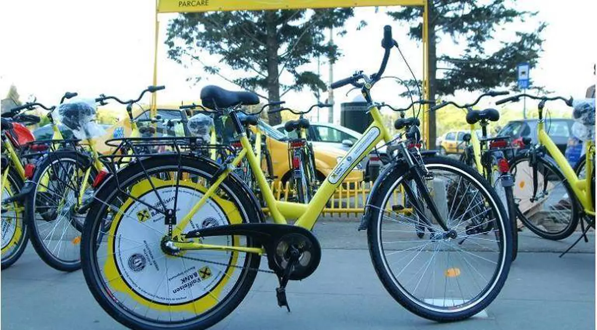 Sute de piese pentru biciclete contrafăcute au fost confiscate la Constanţa. Vezi câţi bani ar fi scos „bandiţii” dacă nu erau prinşi