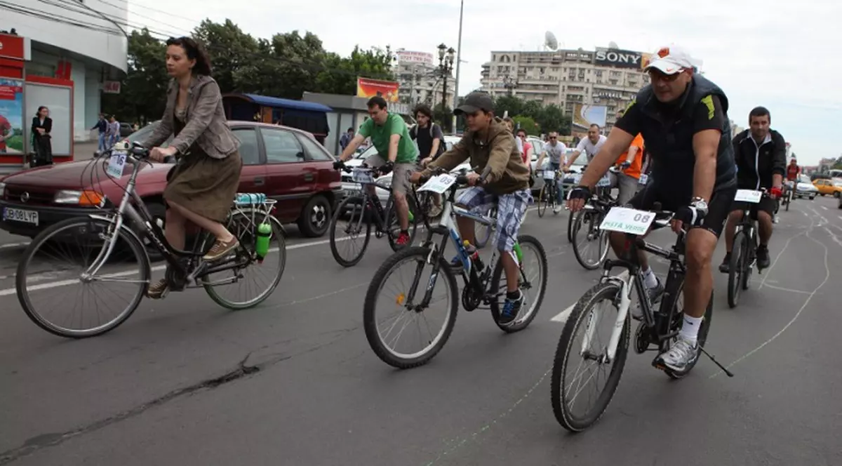 Bicicliştii AU BLOCAT bulevardele Capitalei. Iată CERINŢELE LOR