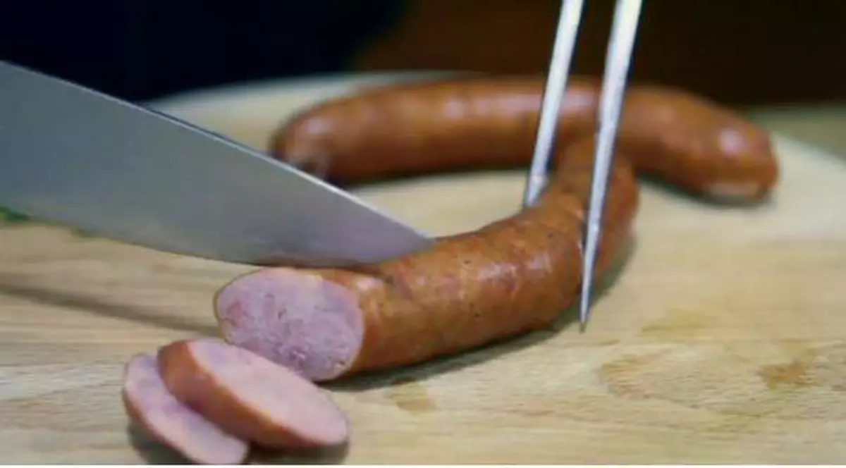 De necrezut! Bulgarii se laudă ca au inventat cârnatul care previne cancerul