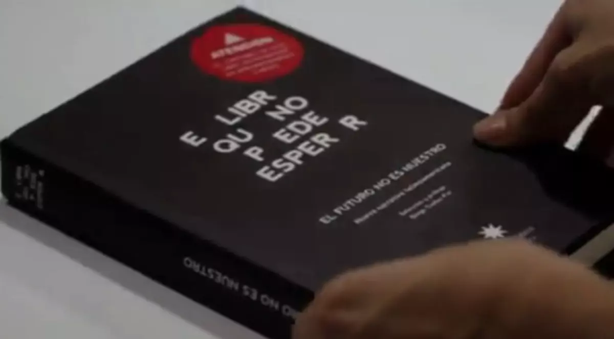 Invenţia care revoluţionează cititul! Această carte îţi dispare din faţa ochilor în două luni | VIDEO