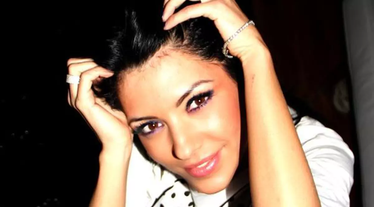 Celia se duce la biserică... pe Facebook. Rugăciunile unei vedete