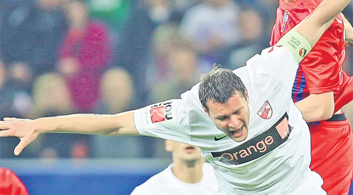 Pentru 6.000.000 €, Vlad Chiricheş, fundaşul central al Stelei, are şanse mari să ajungă la AC Milan