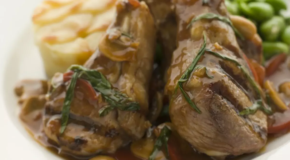 REŢETĂ: Cotlete de miel cu ierburi