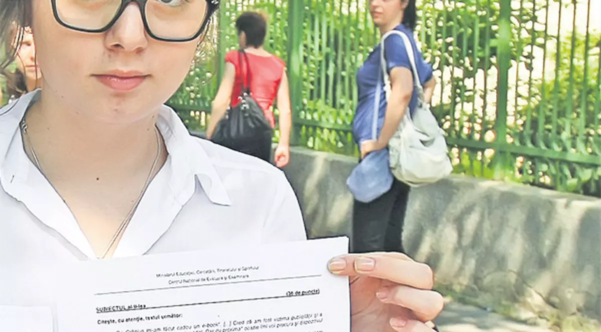 Ministerul Educației a gafat din nou! E-bookul i-a făcut praf pe elevii de-a VIII-a!