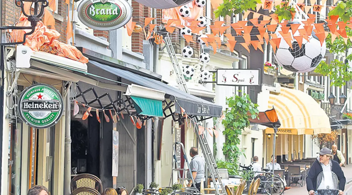 Campionatul European din Polonia şi Ucraina va genera câştiguri uriaşe: 1,3 miliarde €